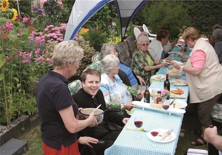 Mit Sven Thomsen beim Grillen.