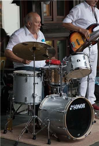 Mit „The Cute“ gab Gerd Both ein Schlagzeugsolo vom Feinsten.