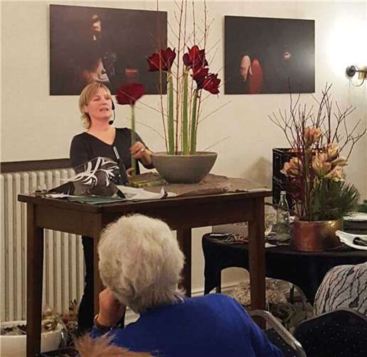 Mit Tipps und Tricks lässt sich die Wohnung auch in der kalten Jahreszeit floral gestalten. privat