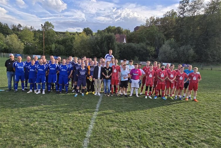 Mit Unterstützung der Kreissparkasse Ahrweiler fand das 3. Freizeitturnier des FC Alte Herren Niederdürenbach statt.