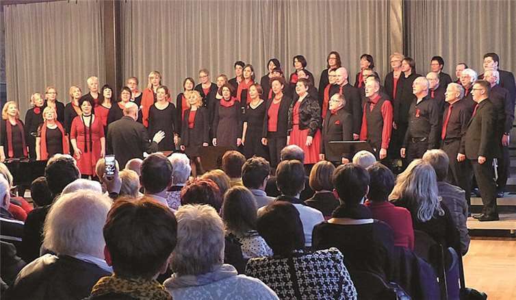 Mit Welthits begeisterte der Singkreis 70 bei seinem Frühlingskonzert dasPublikum.privat