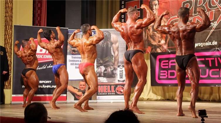 Mit beeindruckenden Posen präsentierten die Teilnehmer ihre Muskeln dem Publikum.