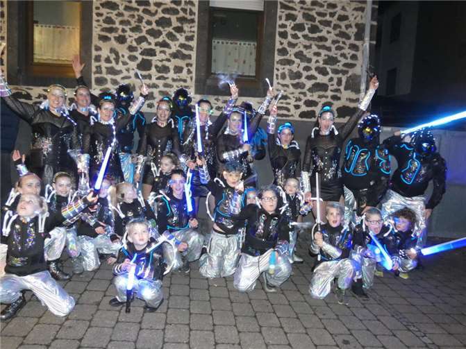 Mit bunter Beleuchtung wurde Jeck o/ Jück gefeiert.  Foto: privat