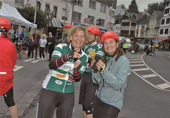 Mit dabei die Politikerinnen Julia Klöckner und Mechthild Heil.