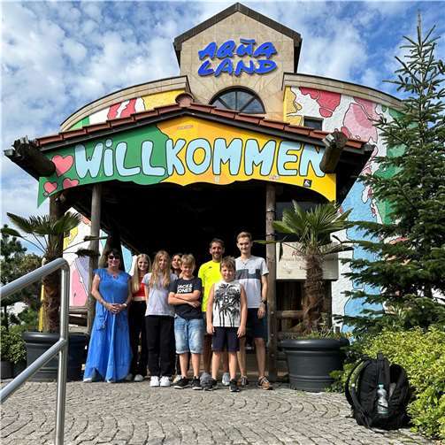 Mit dabei waren die Messdienerinnen Leonie Hölzmann und Hanna Kraft. Begleitet wurden sie von den Kardener Jugendlichen um Samara Hoffmann, Ben Hölzmann und Milan Behrendt sowie den Betreuern Maximilian Lemler (selbst noch Messdiener in der Gemeinde), Veronika Scharf und Thomas Fischer. Foto: privat