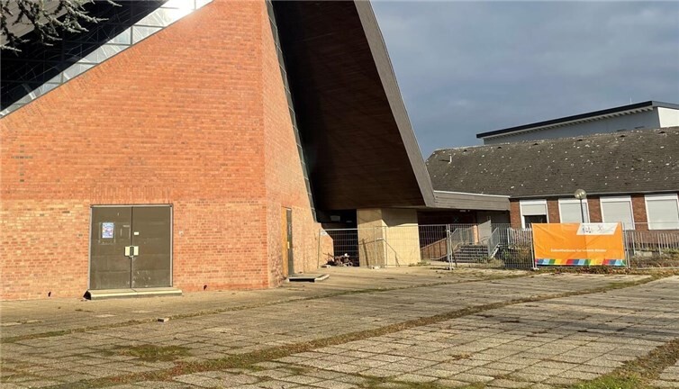 Mit dem Abriss des ehemaligen Pfarrheims und der Entwidmung der Piuskirche ist ein prägender Ort für viele Menschen aus Bad Neuenahr-Ahrweiler verschwunden. 