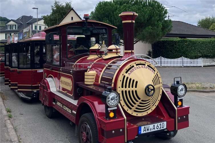 Unterwegs mit dem Ahrtal-Express Mit dem Ahrtal-Express ging es vom Kita-Gelände zum Spielplatz. Foto: privat