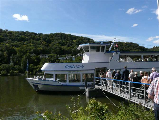 Ausflug an die Mosel Mit dem Ausflugsschiff MS Goldstück erfolgte eine Rundfahrt in Richtung Cochem.