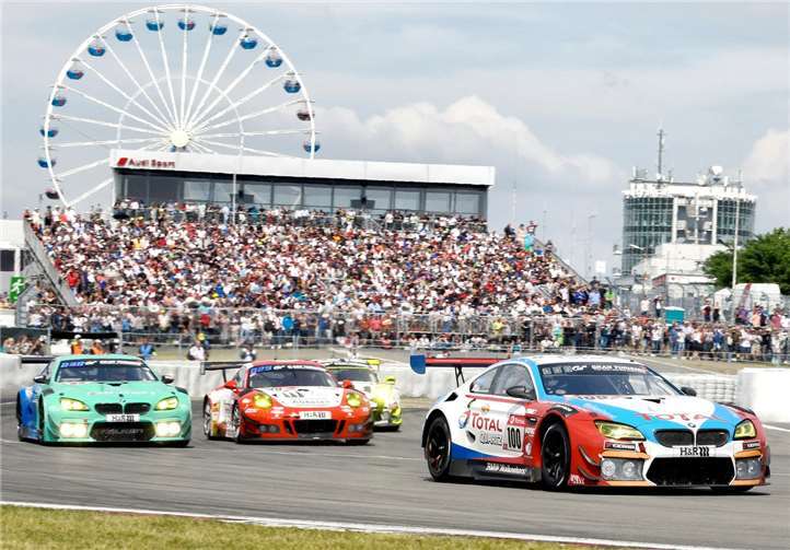 Mit dem BMW M6 GT3 konnte sich das Fahrerquartett um Andreas Ziegler zu Beginn des Rennens noch vor den späteren sechs platzierten Schwesterautos positionieren.