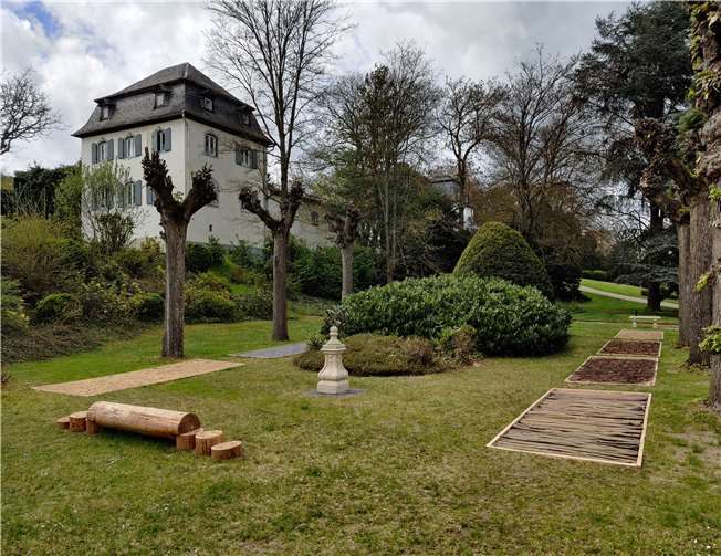 Mit dem Barfußpfad wurde der Linden-Allee im Saffiger Schlosspark neues Leben einhaucht.Quelle: Barmherzige Brüder Saffig