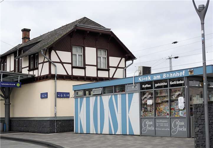 Deutsche Bahn will Neuwieder Bahnhof verkaufen Mit dem Busbahnhof „Zentrale Mitte“ entstand außerhalb vom Bahnhof ein neuer Kiosk und Toiletten.