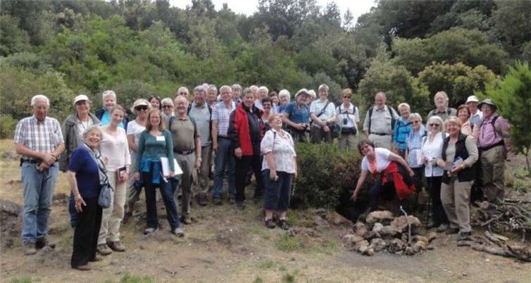 Mit dem Diplom Geologen Aniello Di lorio erkundeten die 35 Reisenden die Natur. privat