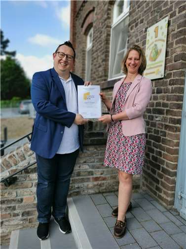 Mit dem Familienzentrum Drachenhöhle verfügt Wachtberg über eins von insgesamt drei Familienzentren. Die einzige Elterninitiative in Wachtberg erhielt nun bereits in ihrer dritten Re-Zertifizierung das begehrte Gütesiegel „NRW Familienzentrum“. Foto: privat