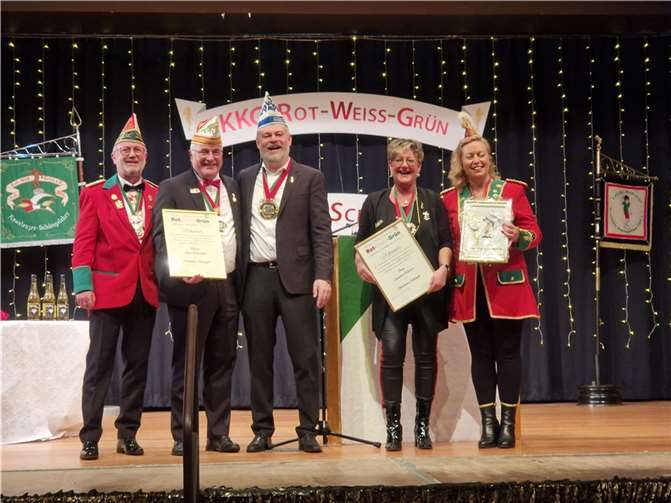 Mit dem Goldenen Schängel wurden ausgezeichnet: Sandra Hürter und Jörg Perscheid. Foto: Jasmin Litz