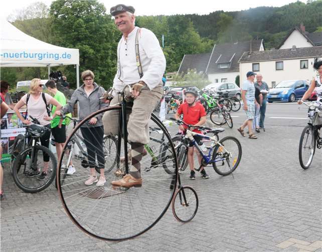 Mit dem Hochrad von Ahrbrück und wieder retour.