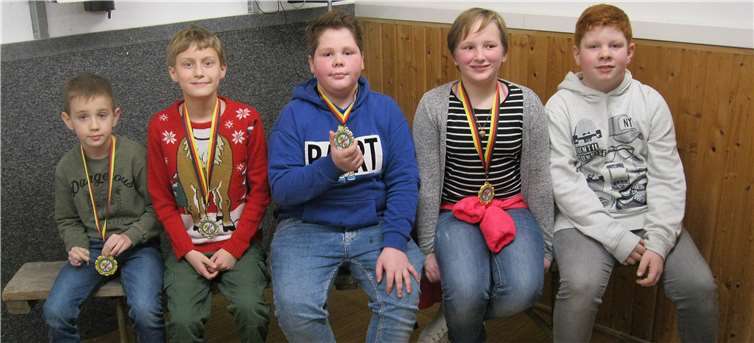 Mit dem Lasergewehr starteten Jonathan Schmitt, Jan Schirmer, Theo Astor, Jolina Bungarten und Fabian Koch bei der Kreismeisterschaft.Foto: privat