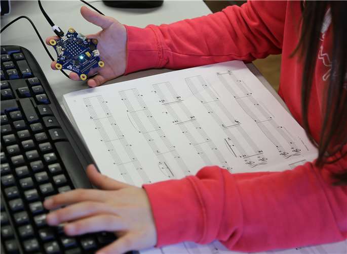 Mit dem Minicomputer Calliope erhalten Schülerinnen spielerisch und kreativ ein Grundverständnis von Digitalisierung.