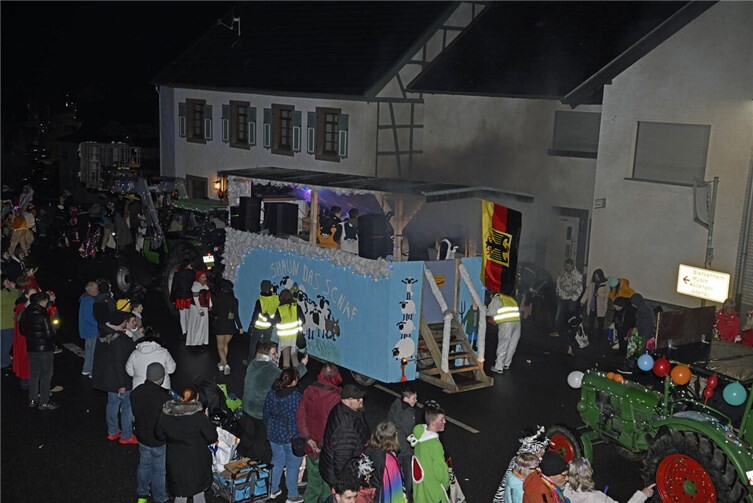 Mit dem Moehnenzug durch Altenahr startete am 12.02.2026 die Region an der Mitte...