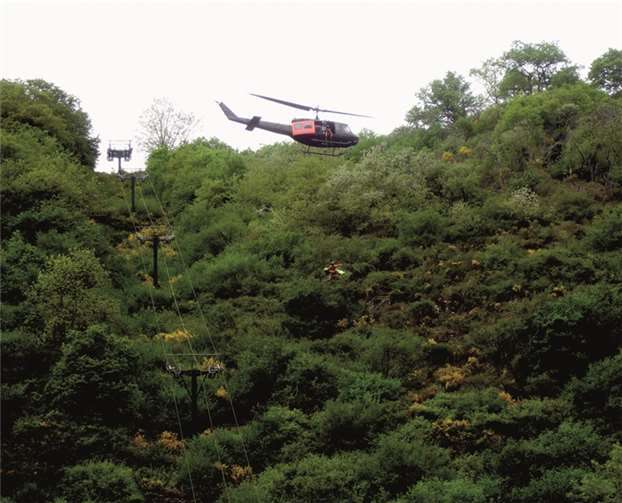 Mit dem Rettungshubschrauber wurde der Verunglückte zu Boden gebracht.privat