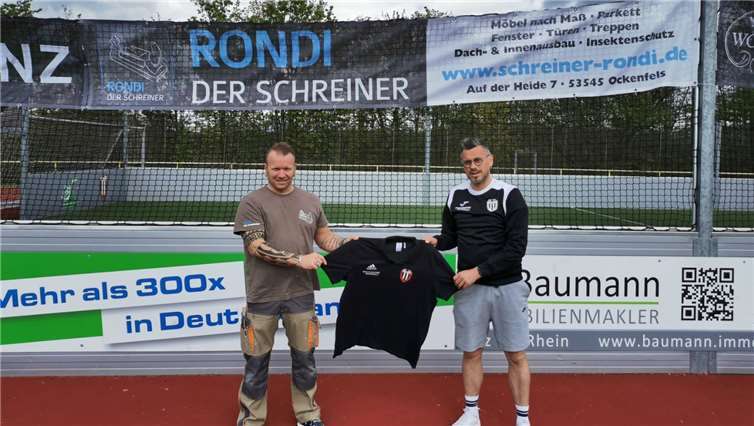 Mit dem Schreiner Ralf Rondi hat nun der VfB Linz sein Sponsoring mit einem langjährigen Partner erweitert.Foto: privat
