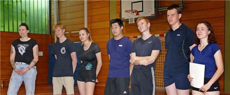 Mit dem Sieg in einem packenden Finale gegen das „Team X“ gewannen die „Bunnies“ die Dieblicher Dorfmeisterschaft. Foto: Michael Wald