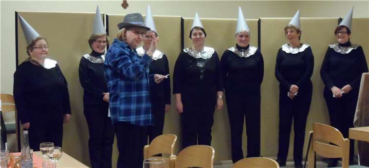 Mit dem Sketch „Das Orgelkonzert“ ließen die Damen die verstimmte Orgel wieder erklingen.