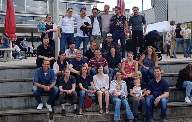 Mit dem Sommerfest des Peter-Joerres-Gymnasiums bot sich für der ideale Rahmen für ein Wiedersehen. Foto: privat