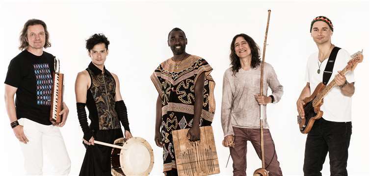 Mit dem World Percussion Ensemble kommen Meistertrommler aus Afrika, Japan und Südamerika in den Westerwald. Foto: Marc Merk