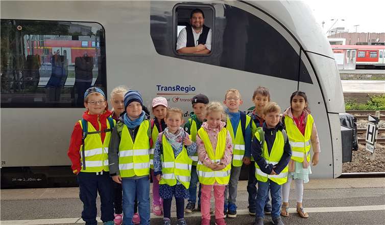 Mit dem Zug ging es für die Kinder nach Köln. Privat