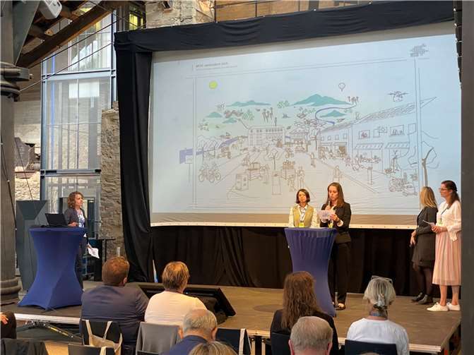 Mit dem Zukunftsforum, das jetzt in der Sayner Hütte stattgefunden hat, biegt Mayen-Koblenz auf die Zielgerade in Richtung Fertigstellung der Strategie zur „Smarten Region MYK10“ ein. Foto: Kreisverwaltung Mayen-Koblenz
