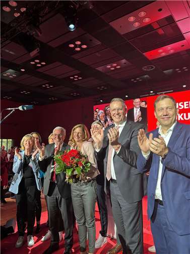 Mit dem designierten Ministerpräsidenten Alexander Schweitzer und der neuen Landesvorsitzenden Sabine Bätzing-Lichtenthäler hat sich die rheinland-pfälzische SPD-Spitze neu aufgestellt.  Fotos: SPD Bendorf