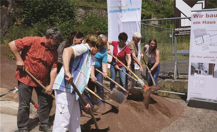Mit dem ersten Spatenstich bricht eine neue Ära an. EP