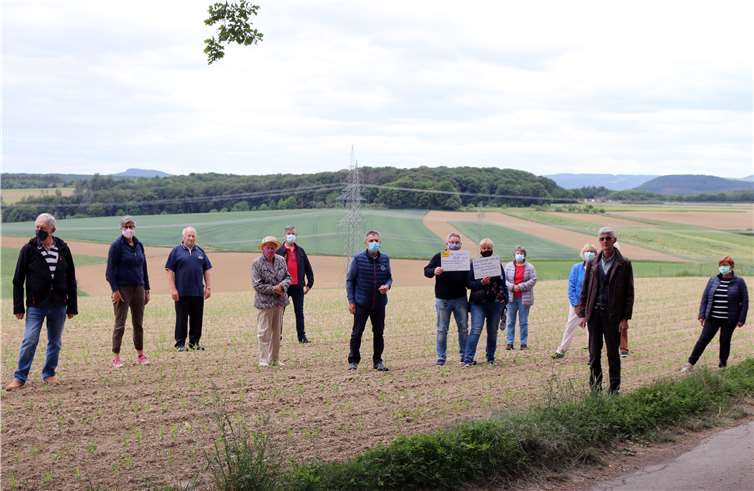 Mit dem gebotenen Abstand setzten die Freien Wähler gemeinsam mit Bürgerinnen und Bürger in Franken ein Zeichen des Protestes.Fotos: privat