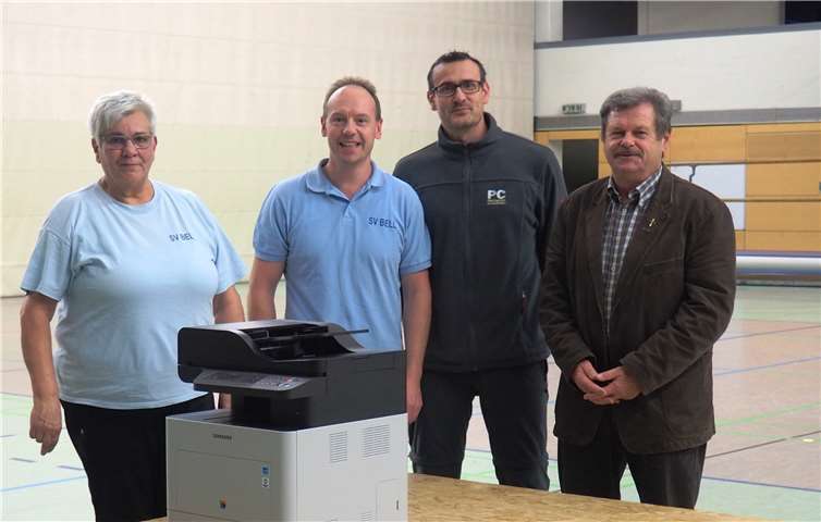 Mit dem neuen Drucker können ab jetzt nach Veranstaltungen Urkunden für die Turner ausgedruckt werden. Privat