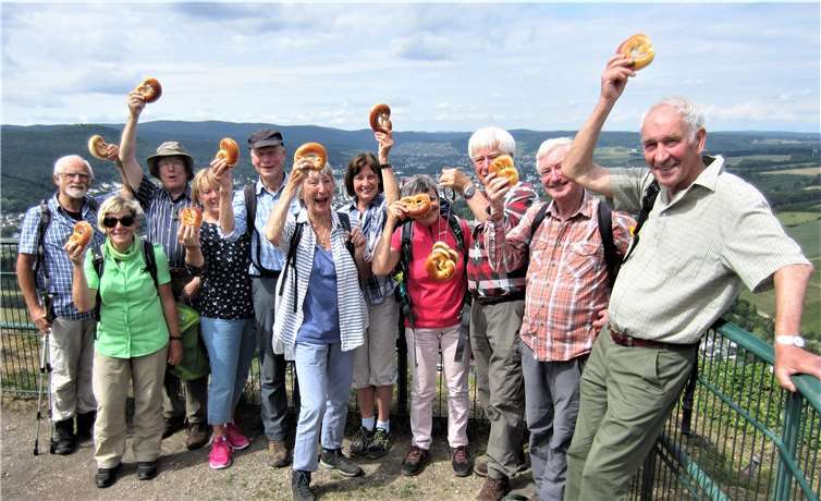 Mit den Brezeln auf dem Gipfel.Foto: privat