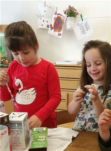 Mit den Kindern zusammen wurden dann Experimenten durch gefüht.