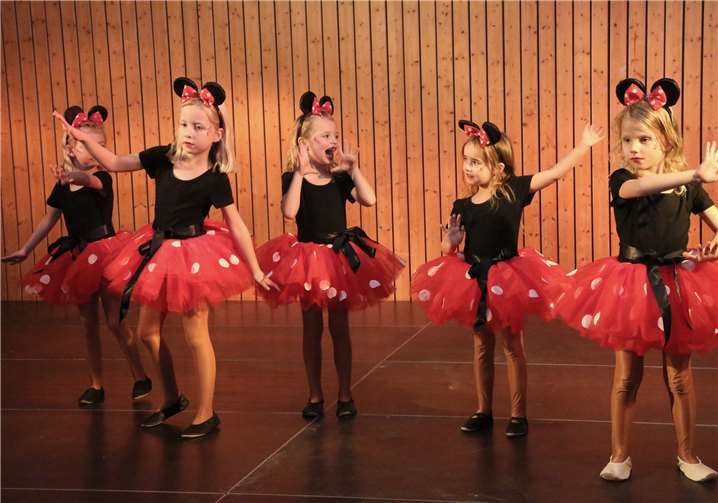 Mit den Minis ging es nach Entenhausen zu Micky Maus.