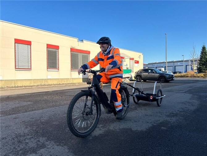 Mit den Transportanhängern kann der praktische Einsatz der Räder im Arbeitsablauf weiter ausgebaut werden.