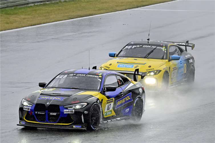 Mit den beiden Siegen an diesem Wochenende pilotierte sich Tobias Wahl aus Remagen mit seinen beiden Fahrerkollegen Nick Wüstenhagen und Ranko Mijatovic im BMW M4 GT4 von FK Performance Motorsport an die Tabellenspitze der NLS.
