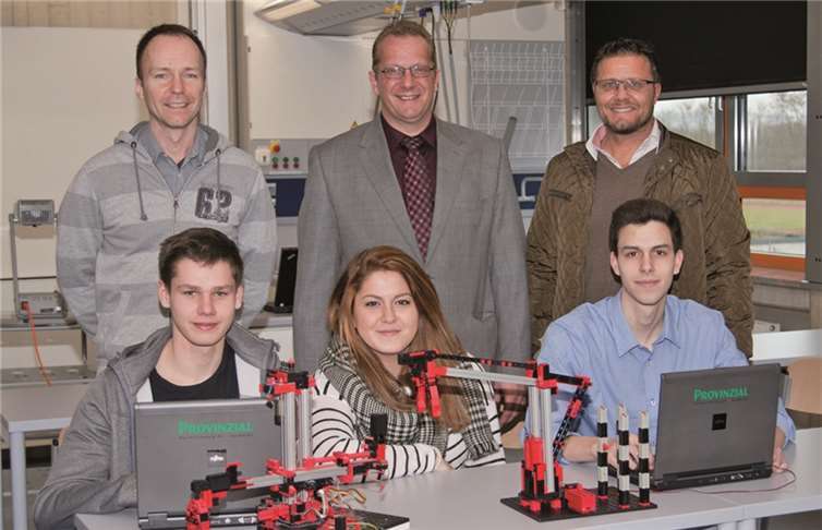 Mit den neuen Rechnern können die Robotermodelle angesteuert werden. privat