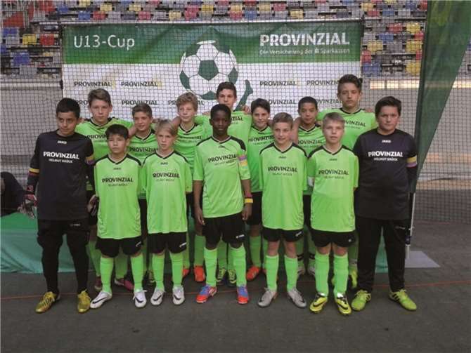 Mit den neuen Trikots konnten sich die jungen Fußballer in Düsseldorf beim Provinzial U13-Cup gut behaupten.privat