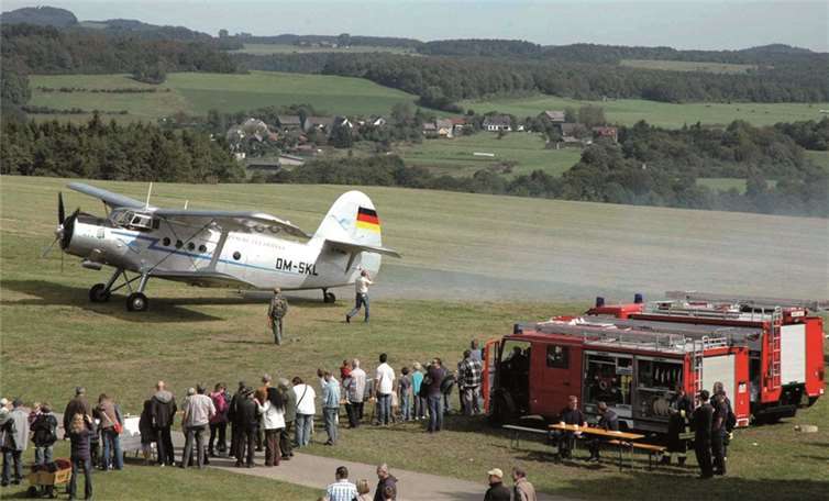 Mit der Antonov zum Rundflug über die Eifel - ein Erlebnis für sich. UM