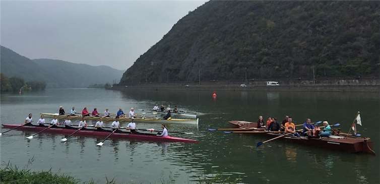 Mit der Barke „Mosella“ als Flaggschiff, dem Renn- und dem Gig-Achter sowie einem Renn-Vierer wurde die Saison der Rudergesellschaft Treis-Karden 1969 offiziell beendet.privat