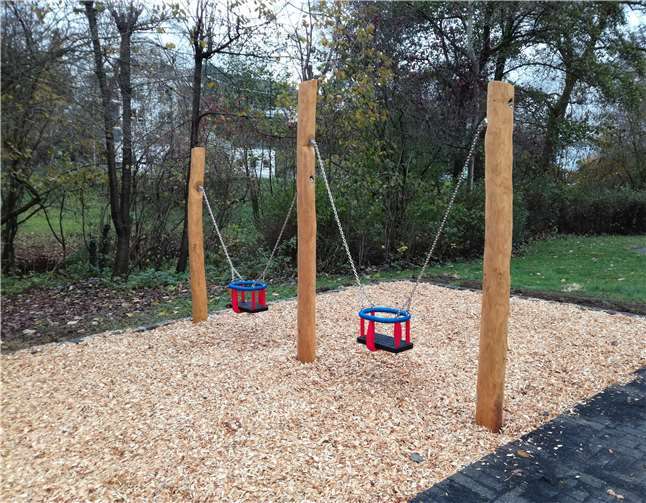 Mit der Kleinkinderschaukel können zwei Kinder gleichzeitig schaukeln. Fotos: Stadt Montabaur