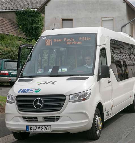 Mit der Linie 881 wird erstmals überhaupt das Dorf Holzem an den Busverkehr angeschlossen.