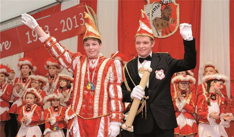 Mit der Proklamation des neuen Prinzen Stefan III, hier mit seinem Adjutant Niklas, herrscht wieder eine närrische Kindertollität über das Weindorf Walporzheim. FIX