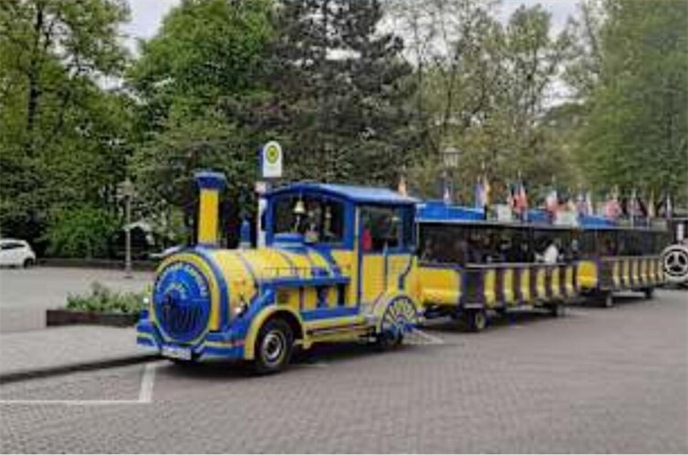 Mit der Stadtbahn durch die koblenzer Altstadt.