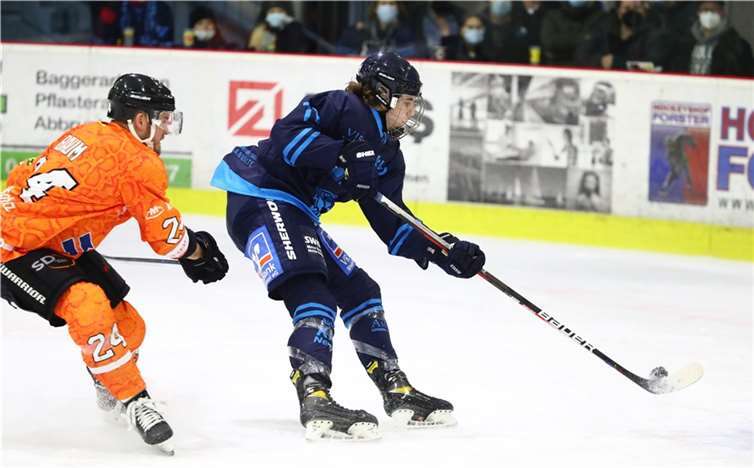 Mit der Verpflichtung von Dustin Schneider ist dem EHC „Die Bären“ 2016 in der Vorsaison ein Glücksgriff gelungen. Foto: privat