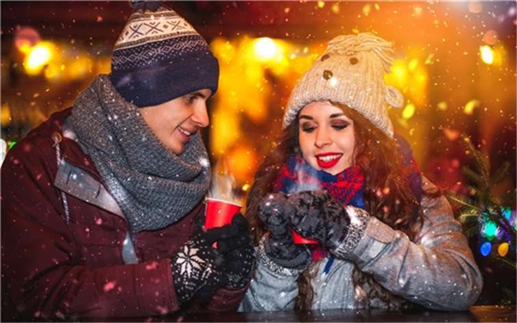 Mit der richtigen Kleidung ist man optimal vor Kälte und Nässe geschützt. Foto: Fotolia.com © leszekglasner #184477615