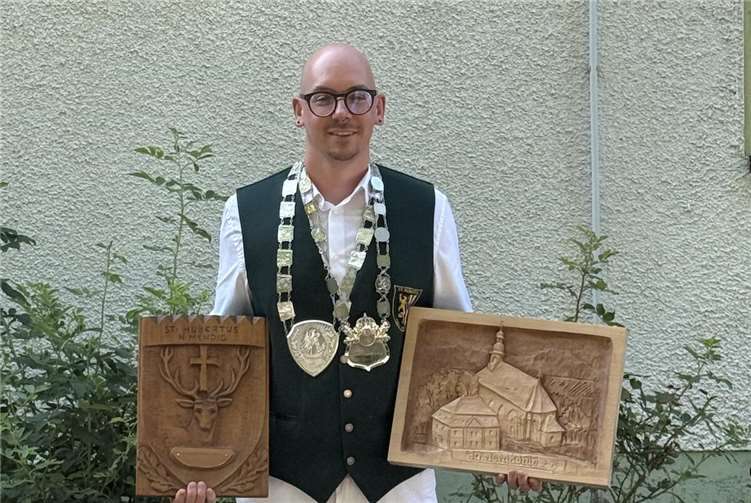 Sascha Meid schafft Doppeltriumph Mit diesem Doppelerfolg trägt Sascha Meid nun zwei Ketten und wird den Verein als sogenannter „Doppelkönig“ bei weiteren Wettbewerben vertreten. Foto: privat